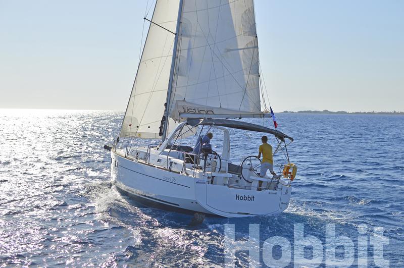 Book yachts online - sailboat - Oceanis 35 - Hobbit - rent