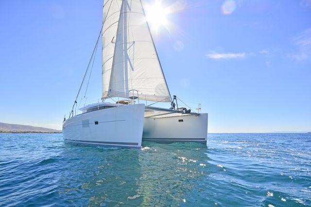 Book yachts online - catamaran - Lagoon 400S2 - FOOTPRINTS - rent