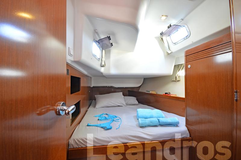 Book yachts online - sailboat - Oceanis 50 Family A/C &amp; GEN - Leandros - rent