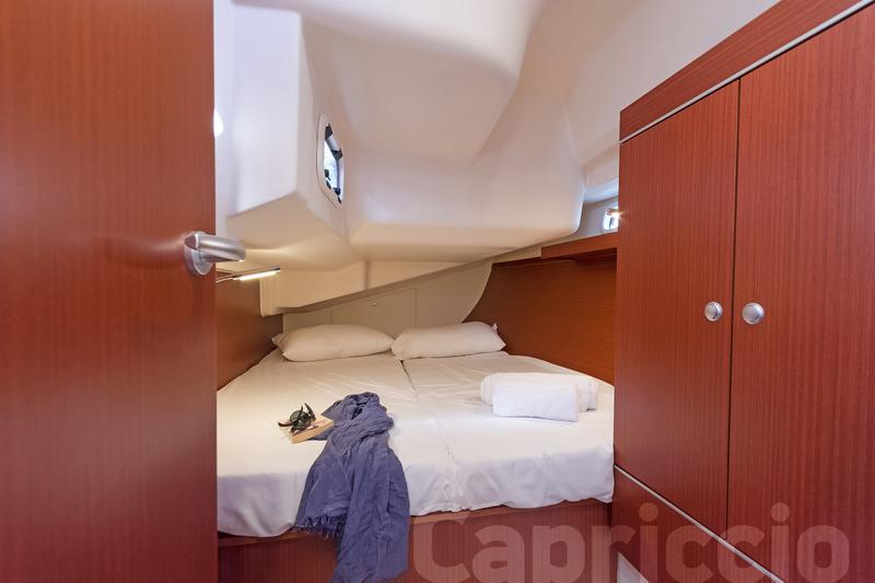 Book yachts online - sailboat - Hanse 385 - CAPRICCIO - rent