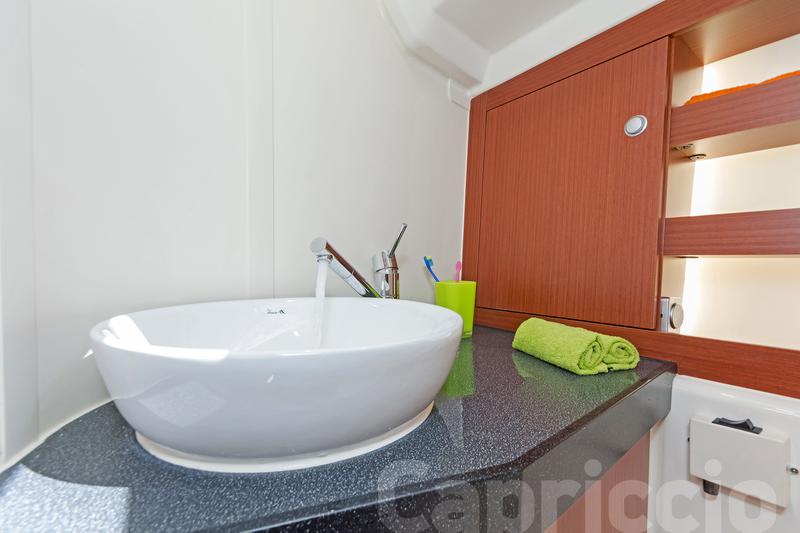 Book yachts online - sailboat - Hanse 385 - CAPRICCIO - rent