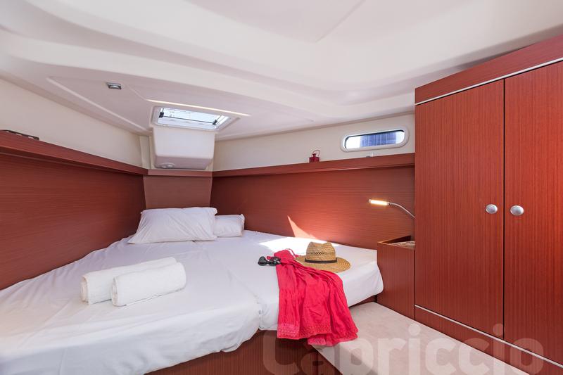 Book yachts online - sailboat - Hanse 385 - CAPRICCIO - rent