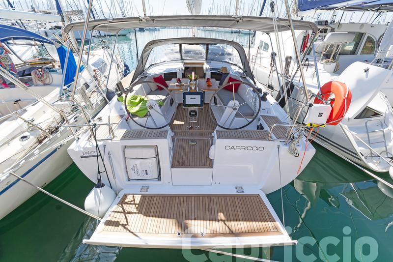 Book yachts online - sailboat - Hanse 385 - CAPRICCIO - rent