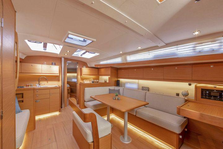 Book yachts online - sailboat - Dufour 430 - OCEAN WHISPER - rent