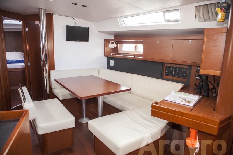 Book yachts online - sailboat - Oceanis 45 - Argyro - rent