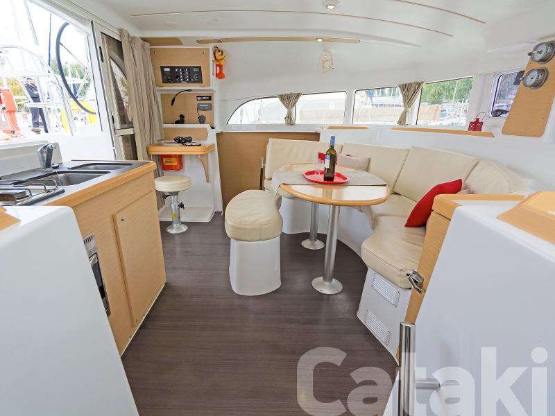 Book yachts online - catamaran - Lagoon 380 S2 - Cataki - rent