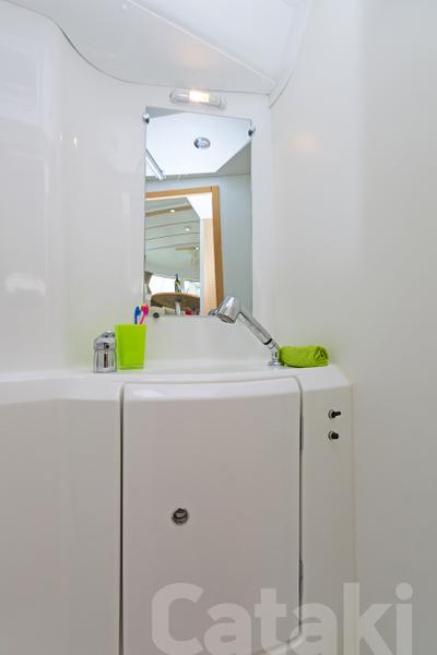 Book yachts online - catamaran - Lagoon 380 S2 - Cataki - rent