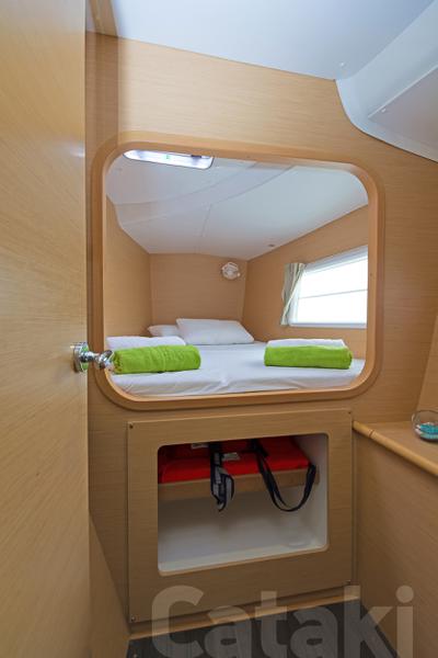 Book yachts online - catamaran - Lagoon 380 S2 - Cataki - rent