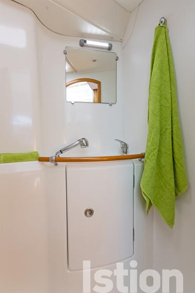 Book yachts online - catamaran - Lagoon 380 - Istion - rent