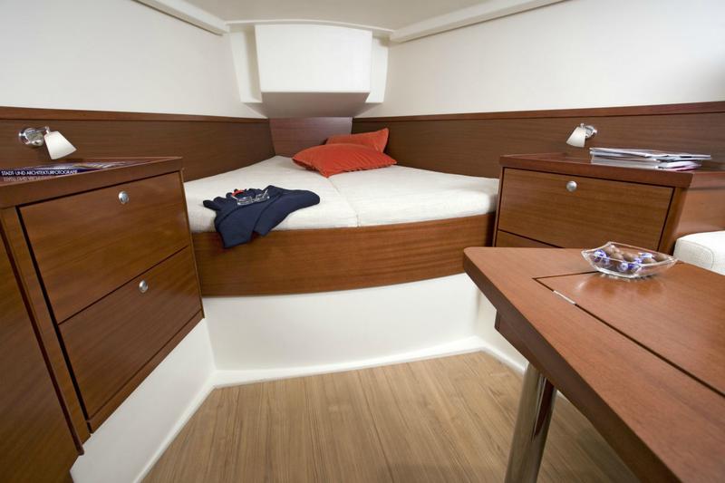 Book yachts online - sailboat - Hanse 400. - Flyer of Lorne - rent