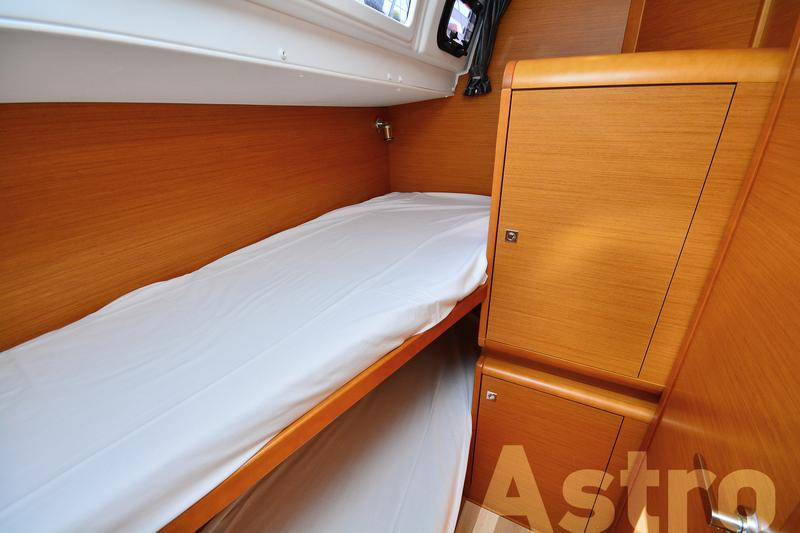 Book yachts online - sailboat - Sun Odyssey 509 - Astro - rent