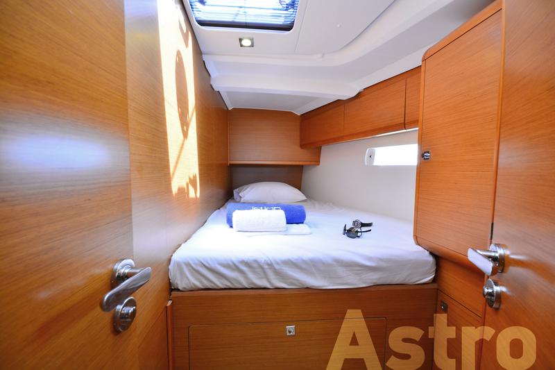 Book yachts online - sailboat - Sun Odyssey 509 - Astro - rent