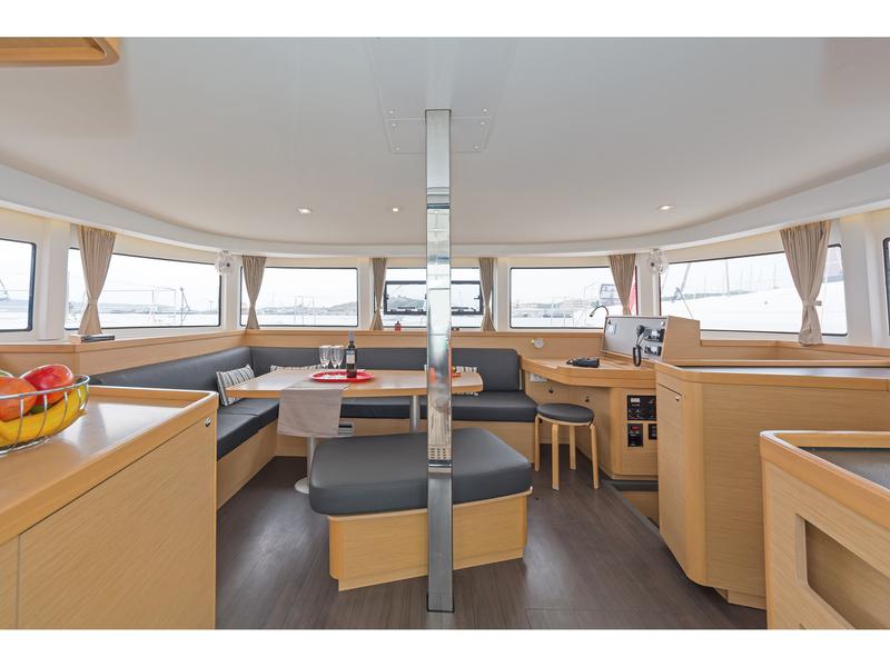 Book yachts online - catamaran - Lagoon 42 A/C &amp; GEN &amp; WM - AMICI - rent