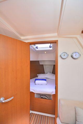 Book yachts online - sailboat - Hanse 325 - Selini - rent