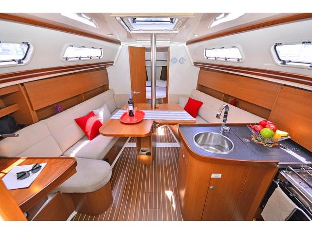 Book yachts online - sailboat - Hanse 325 - Selini - rent