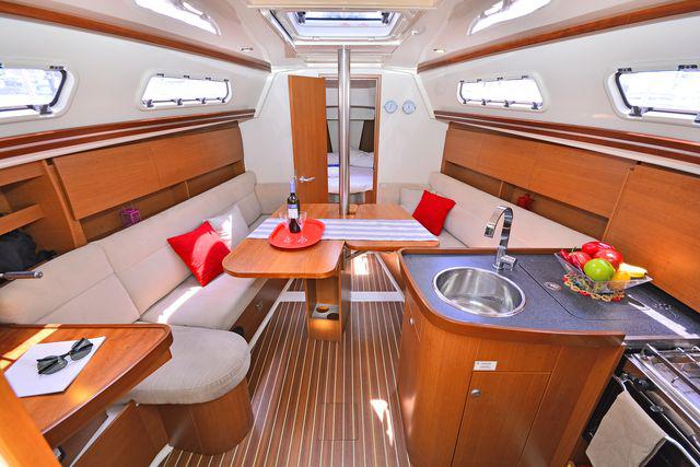 Book yachts online - sailboat - Hanse 325 - Selini - rent
