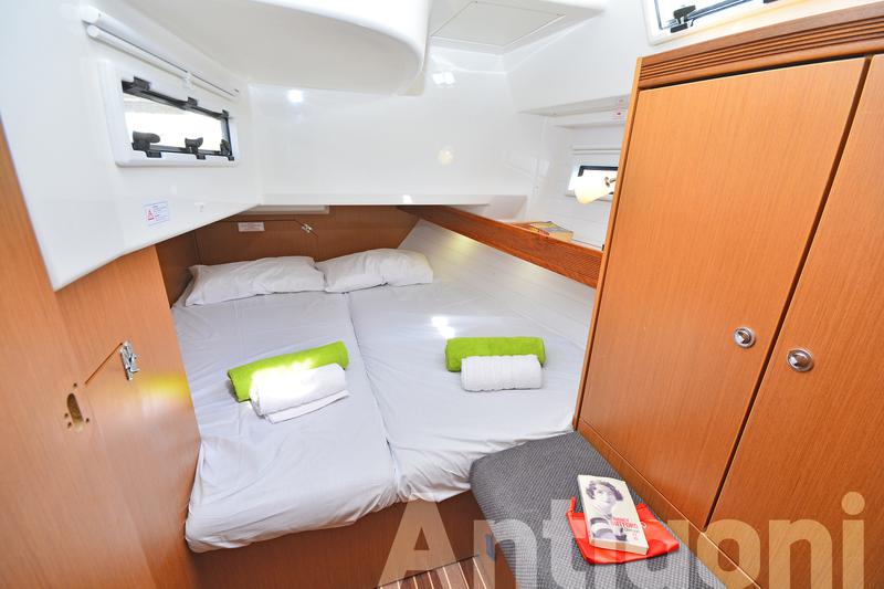 Book yachts online - sailboat - Bavaria Cruiser 40 - Antigoni - rent