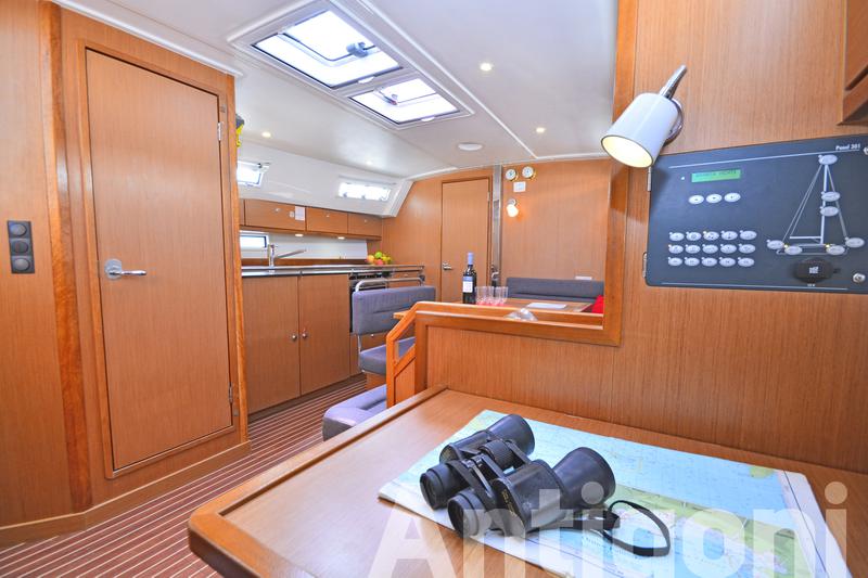 Book yachts online - sailboat - Bavaria Cruiser 40 - Antigoni - rent