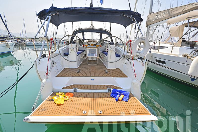 Book yachts online - sailboat - Bavaria Cruiser 40 - Antigoni - rent
