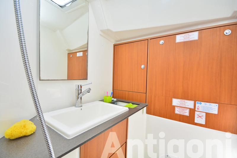 Book yachts online - sailboat - Bavaria Cruiser 40 - Antigoni - rent