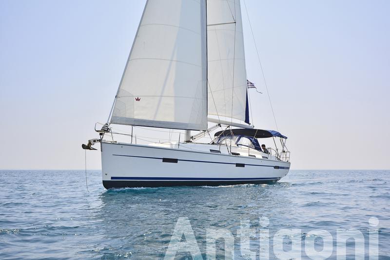 Book yachts online - sailboat - Bavaria Cruiser 40 - Antigoni - rent