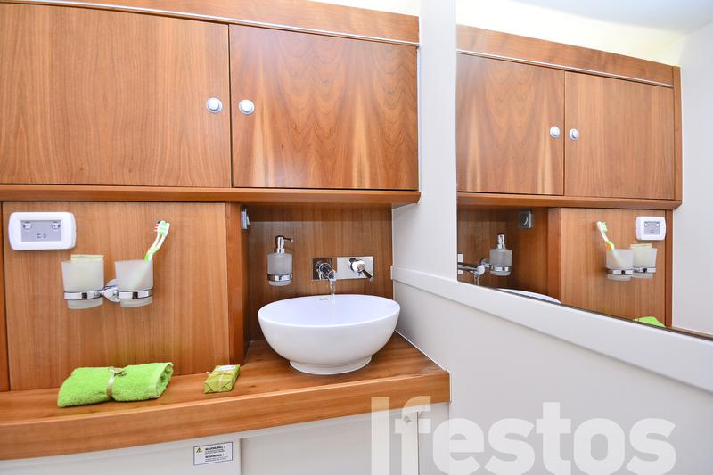 Book yachts online - sailboat - Hanse 575 AC &amp; GEN - Ifestos - rent