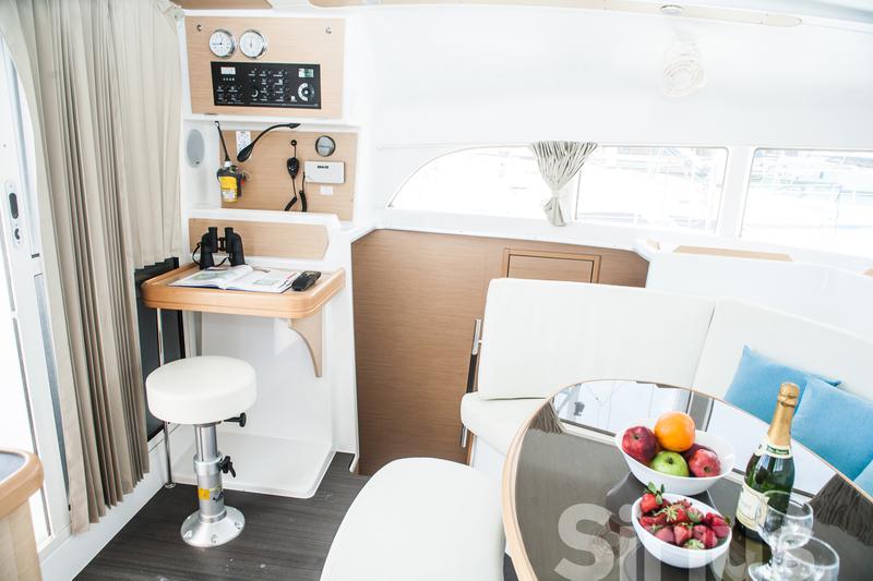 Book yachts online - catamaran - Lagoon 380 - Sirius - rent
