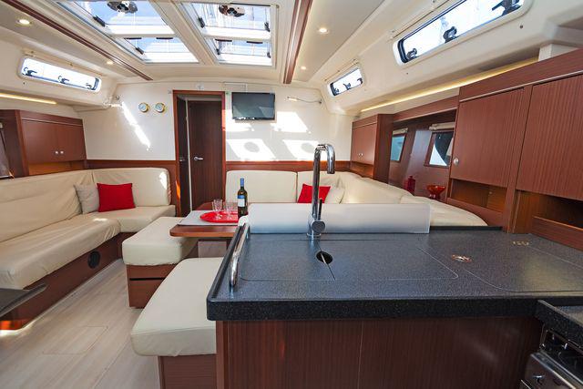 Book yachts online - sailboat - Hanse 455 - CAITLIN OF LORNE - rent