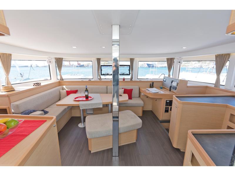 Book yachts online - catamaran - Lagoon 42 A/C &amp; GEN. - NIRIIS - rent
