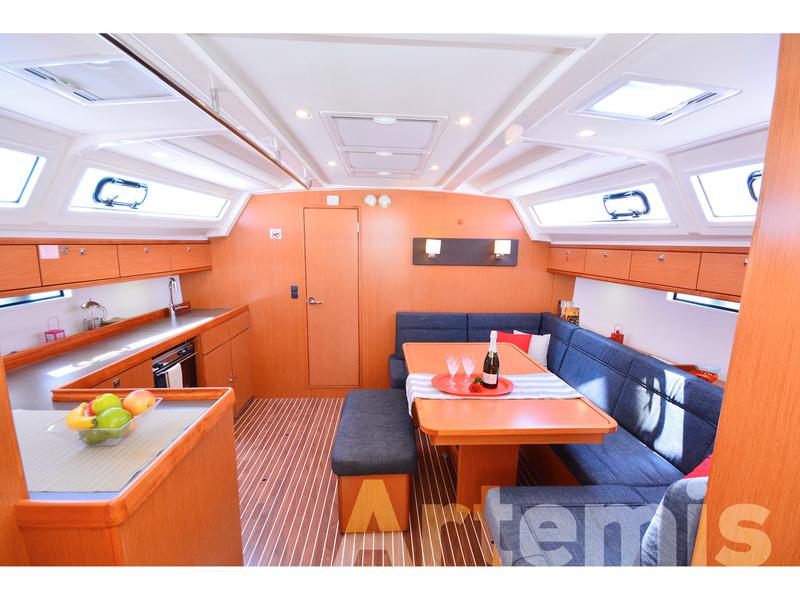 Book yachts online - sailboat - Bavaria Cruiser 46 - Artemis - rent