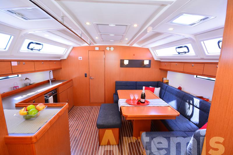 Book yachts online - sailboat - Bavaria Cruiser 46 - Artemis - rent