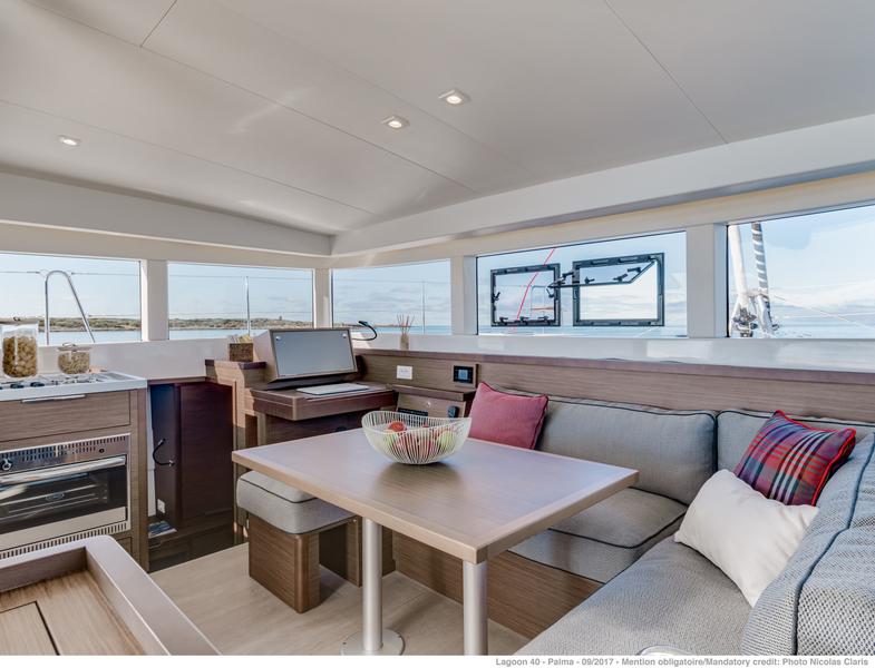 Book yachts online - catamaran - Lagoon 40 - L AVVENTURA - rent