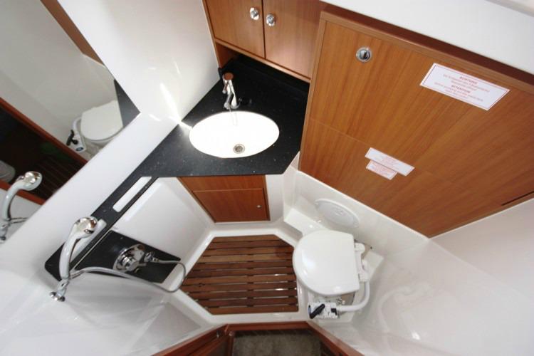 Book yachts online - sailboat - Bavaria Cruiser 45 - Anna Maria - rent