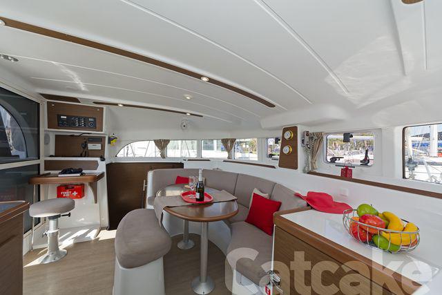 Book yachts online - catamaran - Lagoon 380 S2 - Catcake - rent