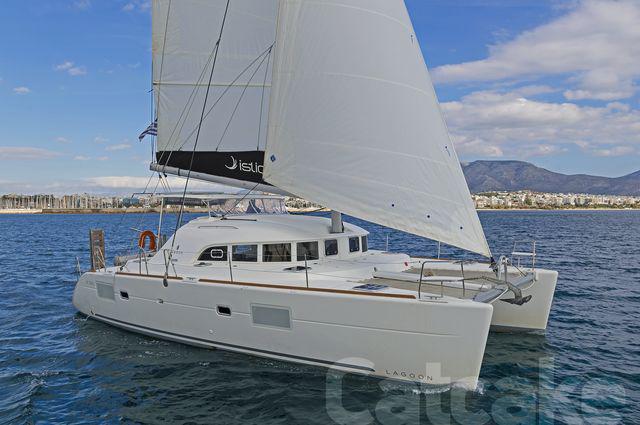 Book yachts online - catamaran - Lagoon 380 S2 - Catcake - rent