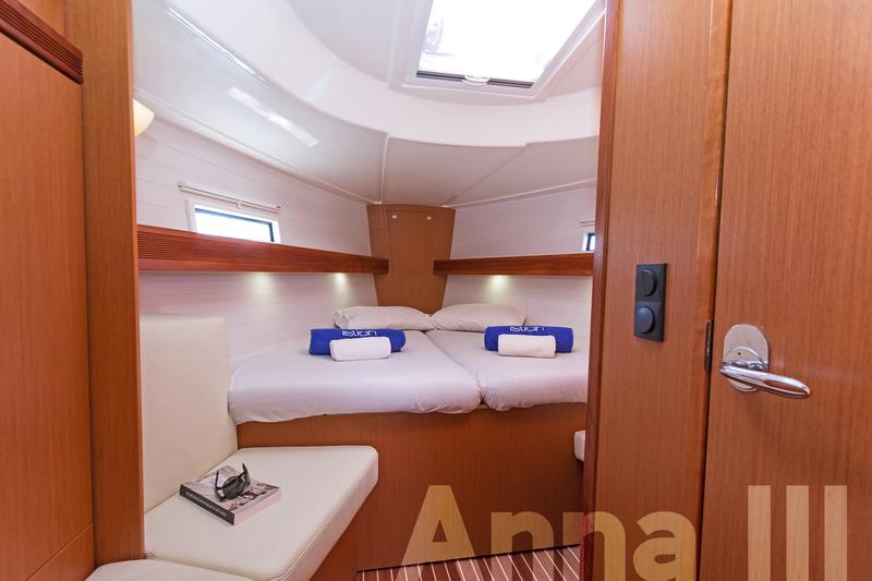 Book yachts online - sailboat - Bavaria Cruiser 40 - Anna III - rent