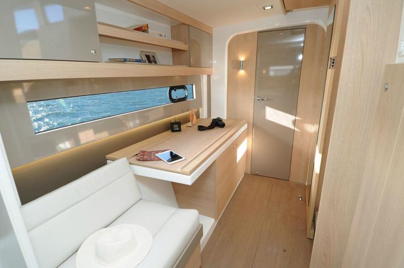 Book yachts online - catamaran - Bali 4.1 - GOLDEN WATERS - rent