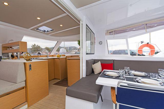 Book yachts online - catamaran - Nautitech Open 40 - MOONLIGHT  - rent