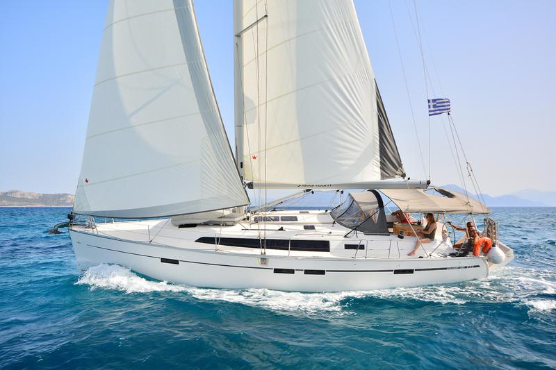 Book yachts online - sailboat - Bavaria Cruiser 46 - ROZERINA - rent