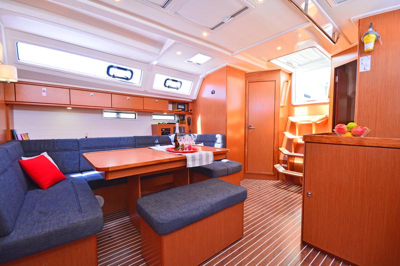 Book yachts online - sailboat - Bavaria Cruiser 46 - ROZERINA - rent