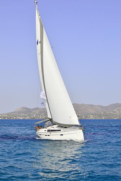 Book yachts online - sailboat - Bavaria Cruiser 46 - ROZERINA - rent