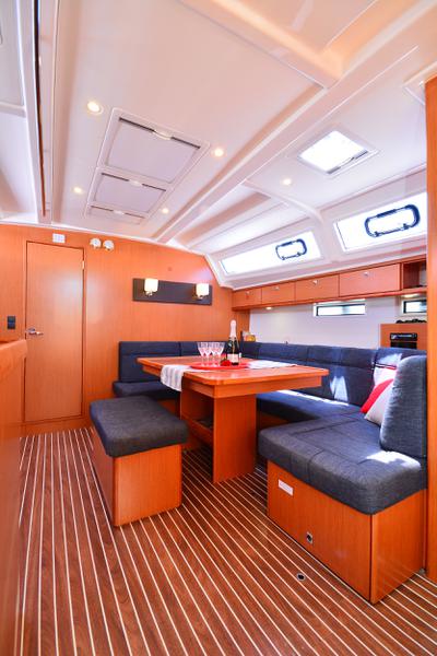 Book yachts online - sailboat - Bavaria Cruiser 46 - ROZERINA - rent