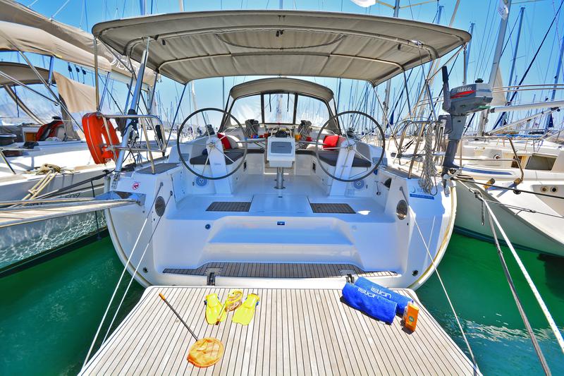 Book yachts online - sailboat - Bavaria Cruiser 46 - ROZERINA - rent