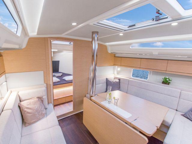 Book yachts online - sailboat - Hanse 418 - LEGATO - rent