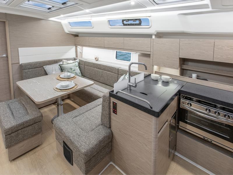 Book yachts online - sailboat - Hanse 458 - FOXTROT - rent