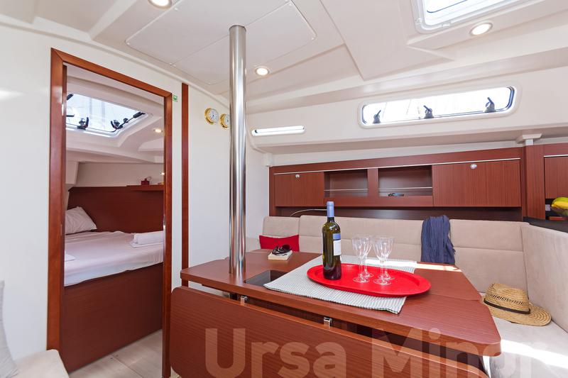 Book yachts online - sailboat - Hanse 345 - Ursa Minor - rent