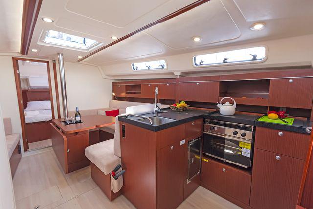 Book yachts online - sailboat - Hanse 385 - Serendip - rent