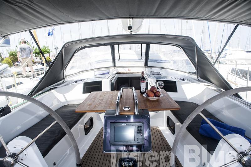 Book yachts online - sailboat - Hanse 415 - Deep Blue - rent