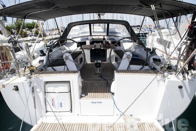 Book yachts online - sailboat - Hanse 415 - Deep Blue - rent