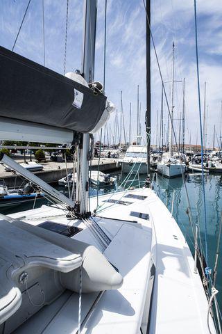 Book yachts online - sailboat - Hanse 415 - KURO SIWO - rent
